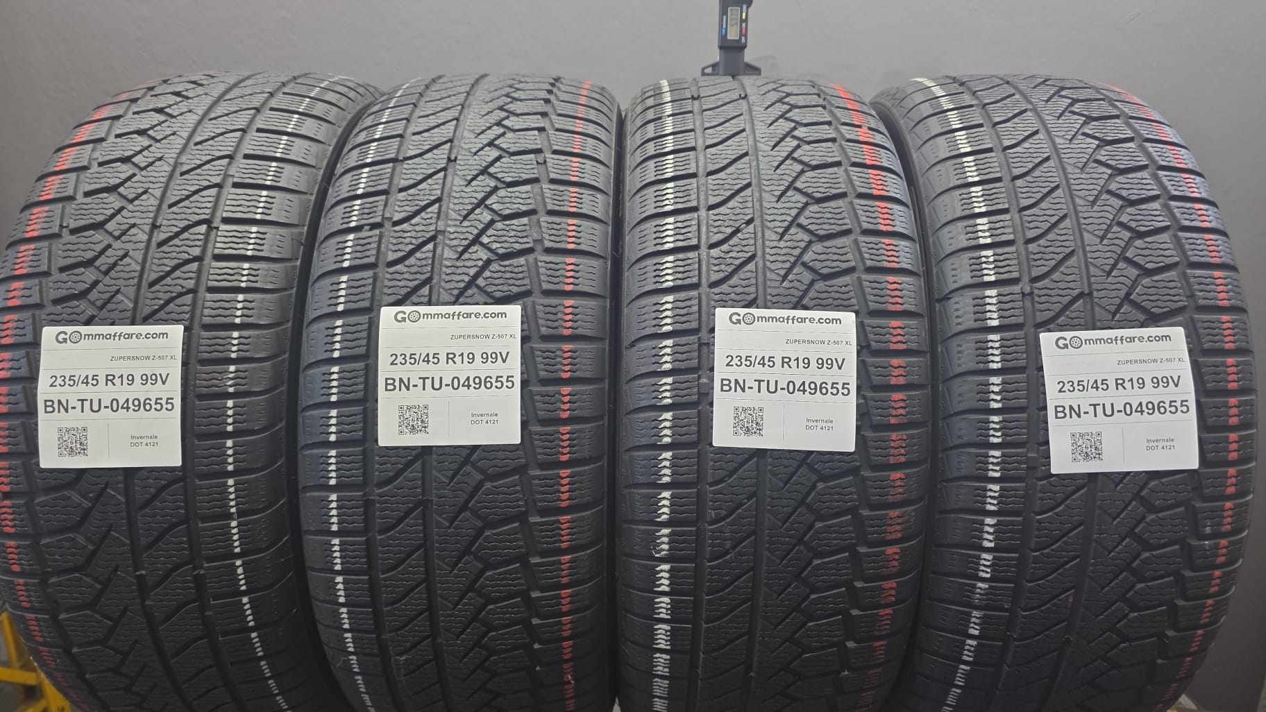 Westlake ZUPERSNOW Z-507 XL 235/45 R19